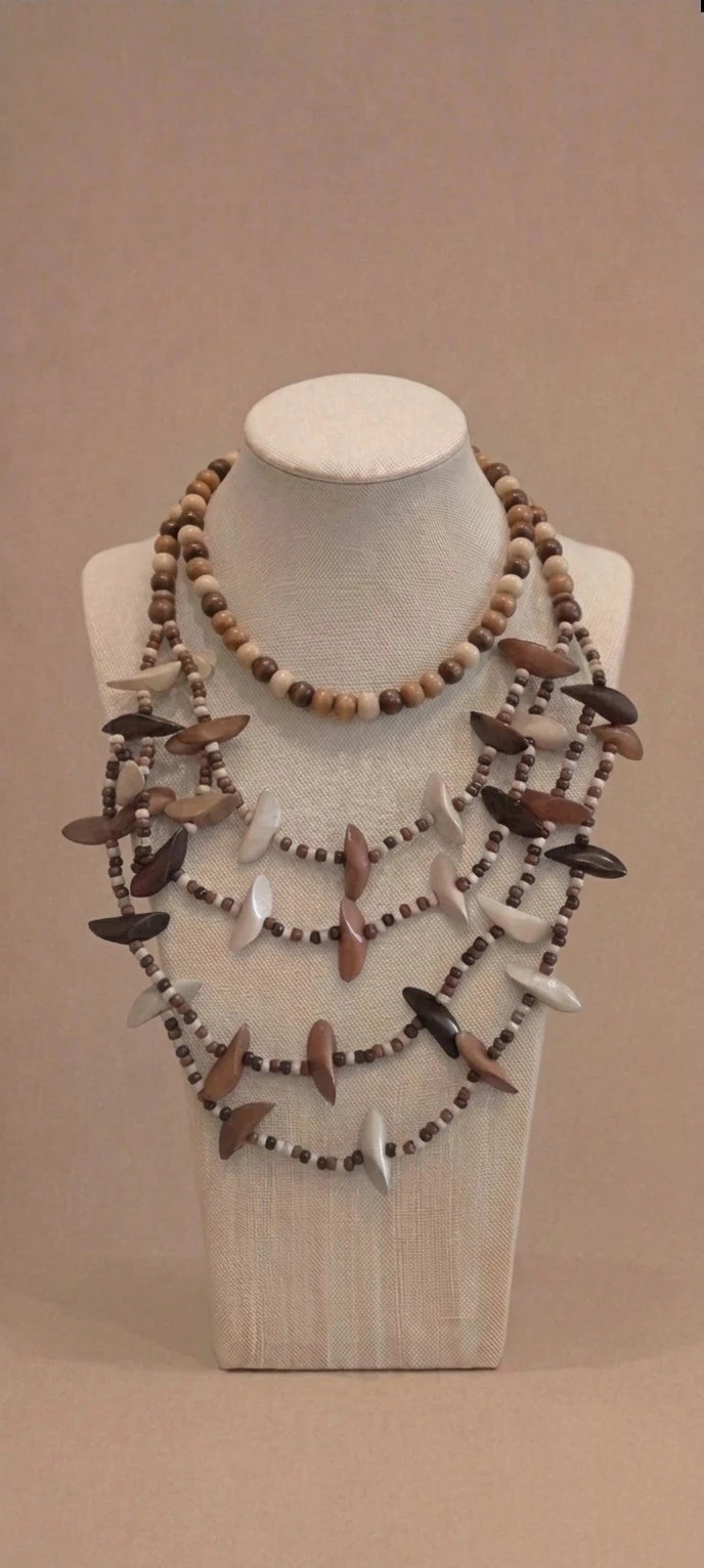 Collier en bois, style Ethnique couleurs marron, crème, beige foncé